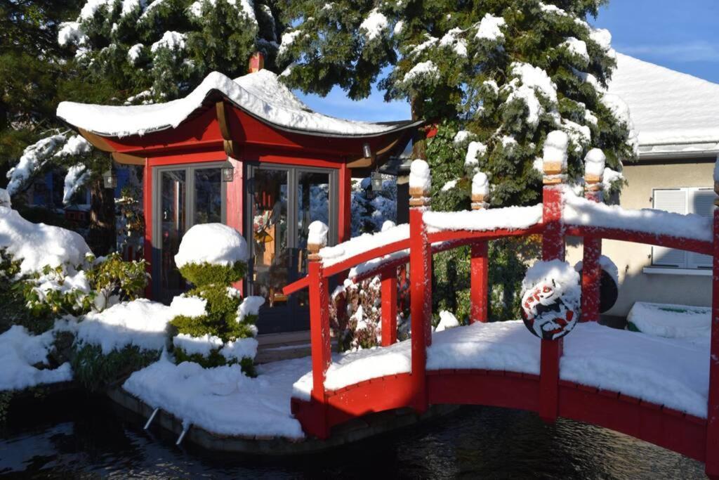 Gite Au Printemps Japonais, Petit Train De La Mure, Parc Des Ecrins Pierre-Chatel 外观 照片