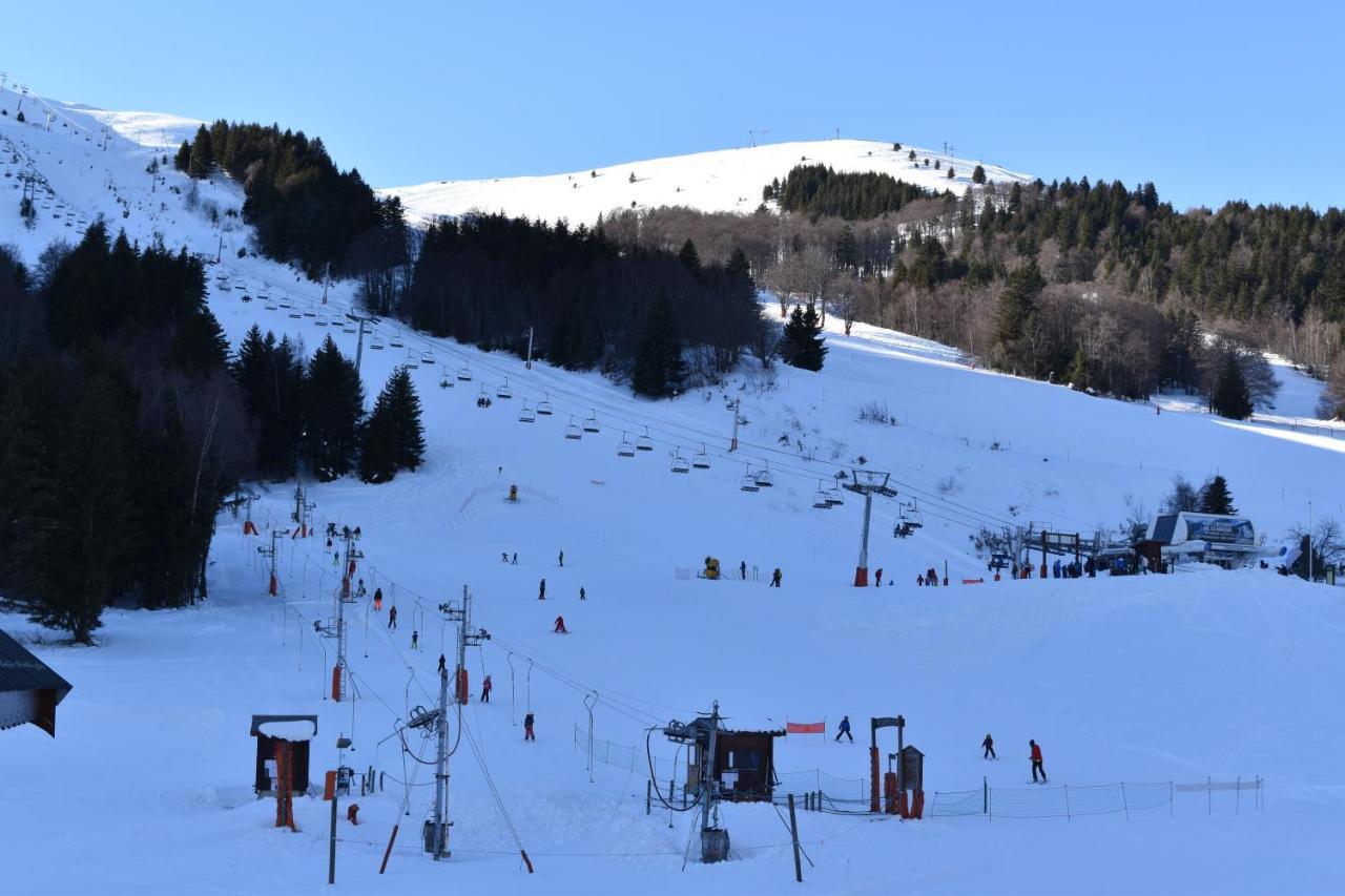 Gite Au Printemps Japonais, Petit Train De La Mure, Parc Des Ecrins Pierre-Chatel 外观 照片